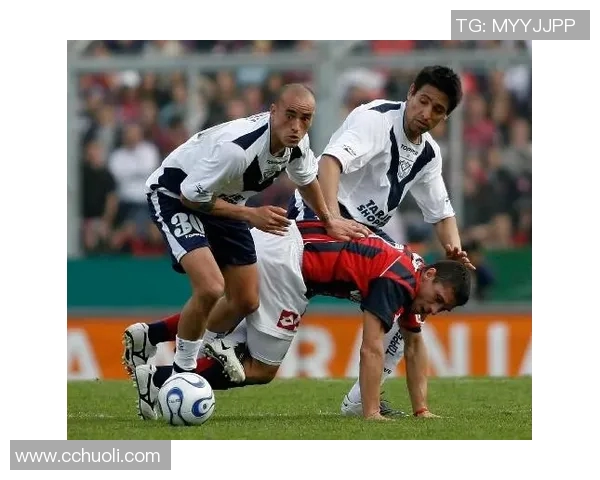 圣洛伦索与竞技的激烈对决揭示了足球战术的博弈与激情的碰撞