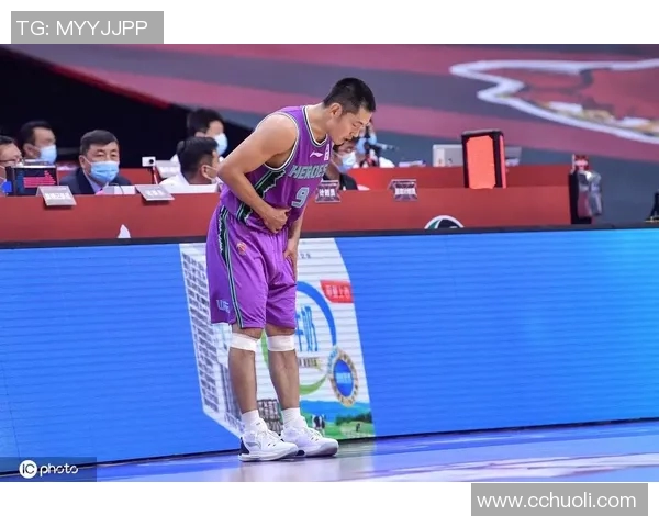 张庆鹏：从篮球场上的拼搏者到人生舞台上的追梦人